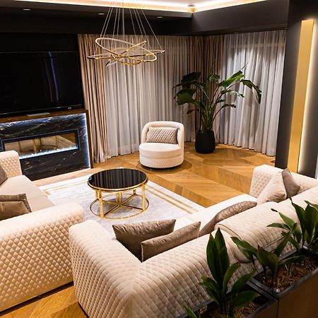 Marwell Residence Suceava Esterno foto