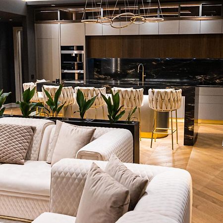 Marwell Residence Suceava Esterno foto