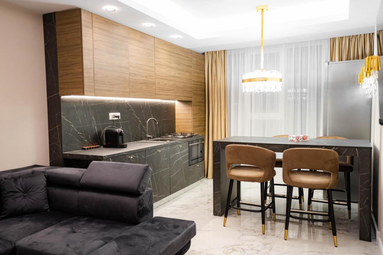 Marwell Residence Suceava Esterno foto