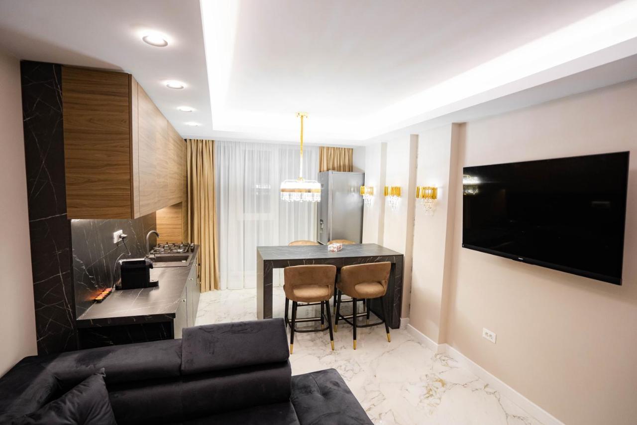 Marwell Residence Suceava Esterno foto