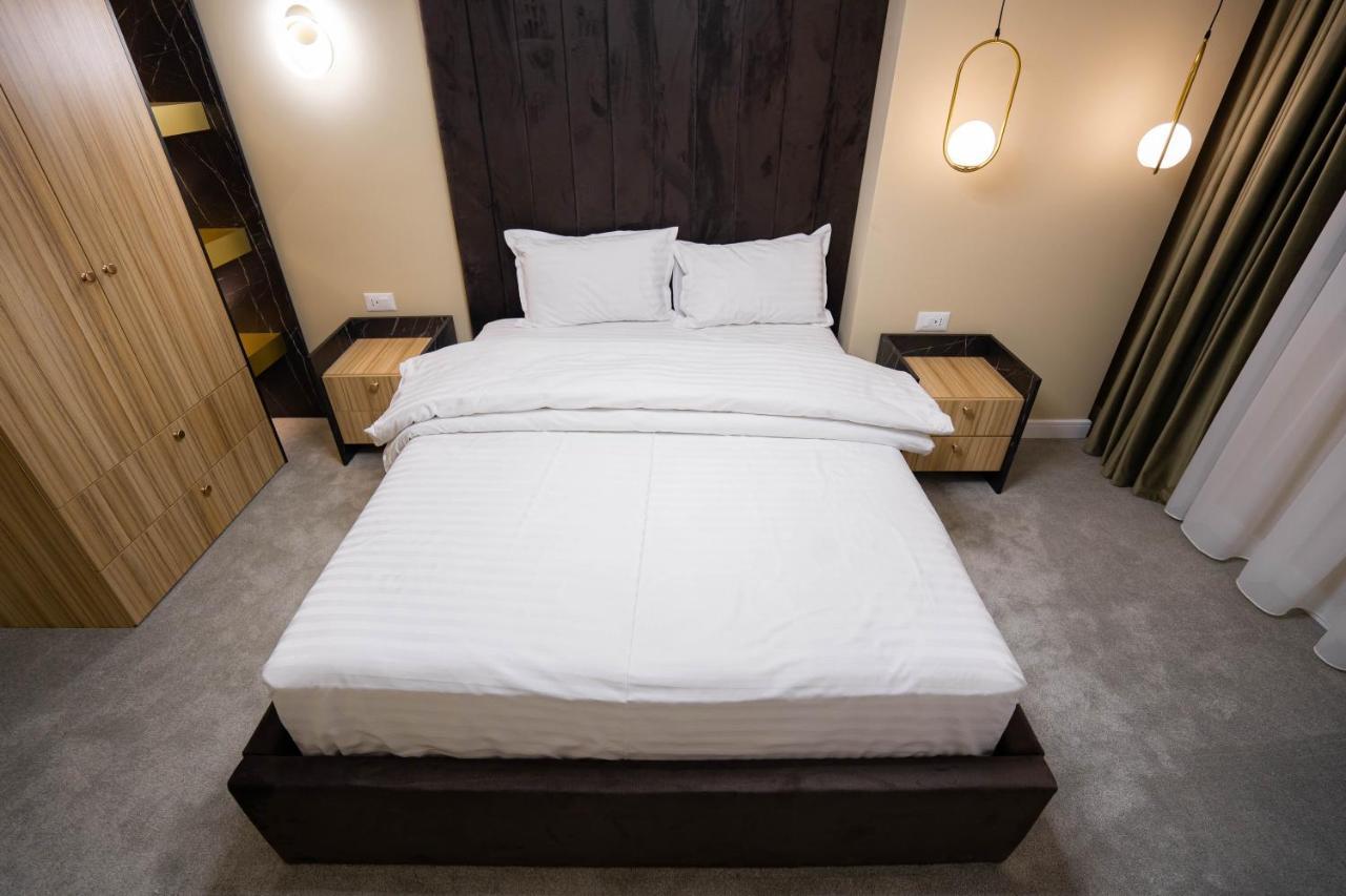 Marwell Residence Suceava Esterno foto
