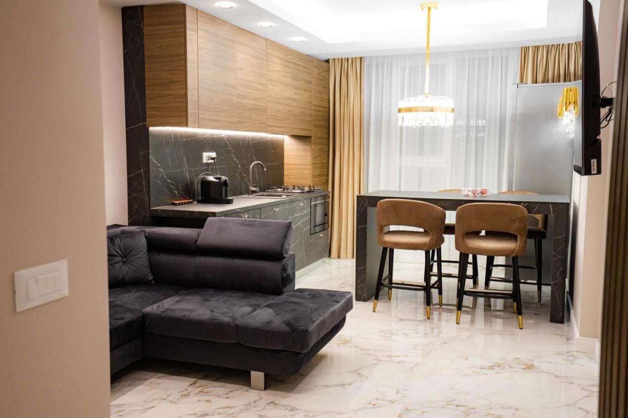 Marwell Residence Suceava Esterno foto