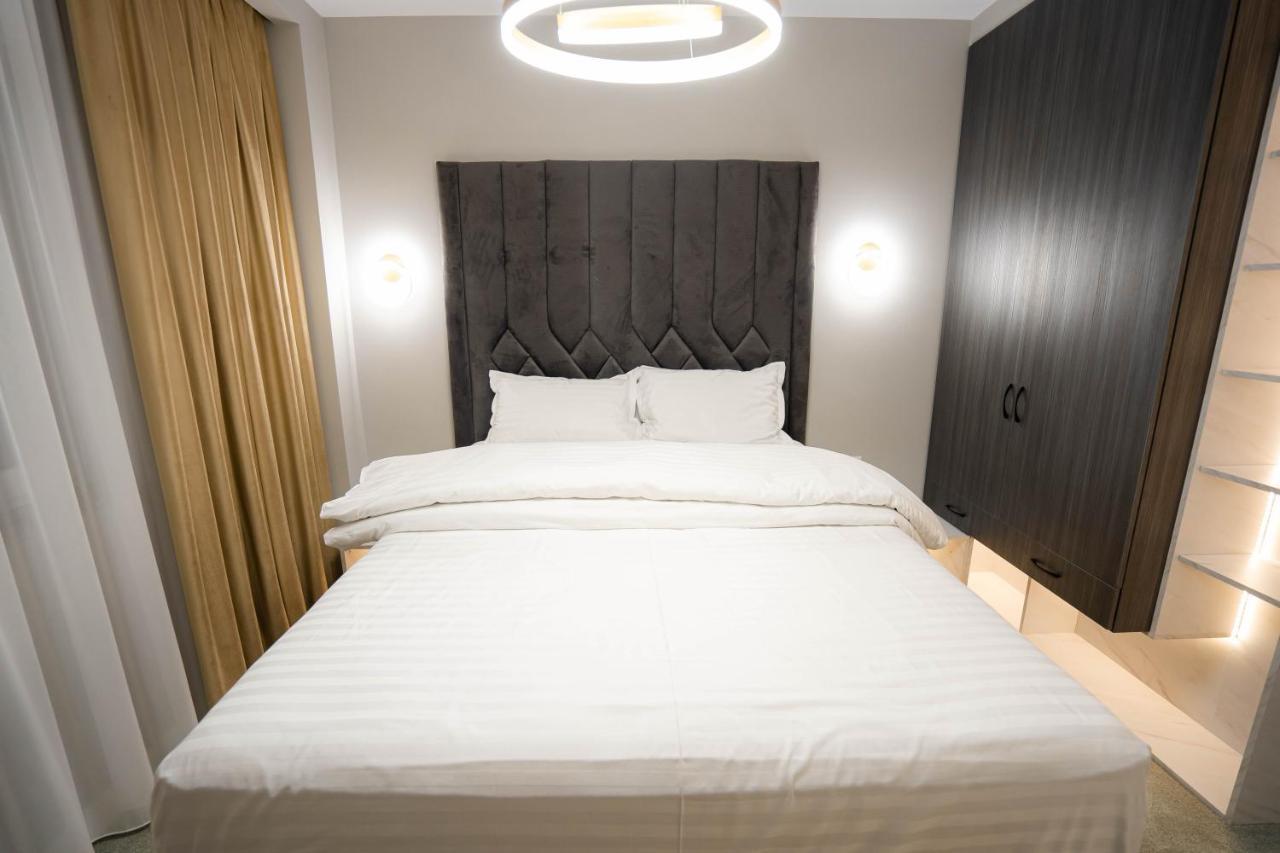 Marwell Residence Suceava Esterno foto