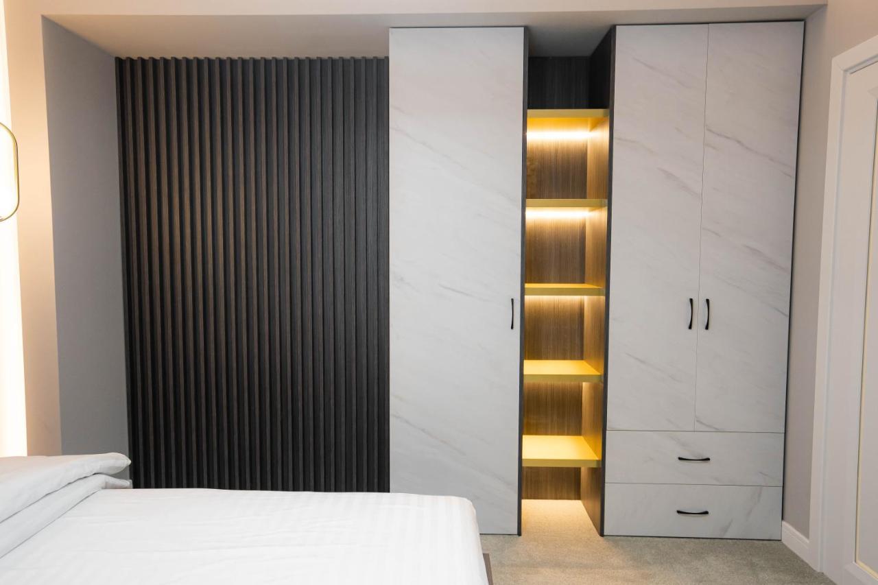 Marwell Residence Suceava Esterno foto
