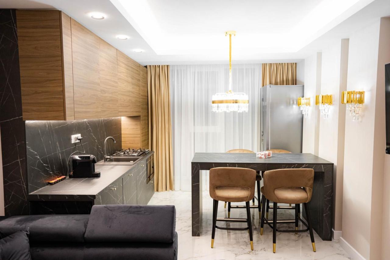 Marwell Residence Suceava Esterno foto