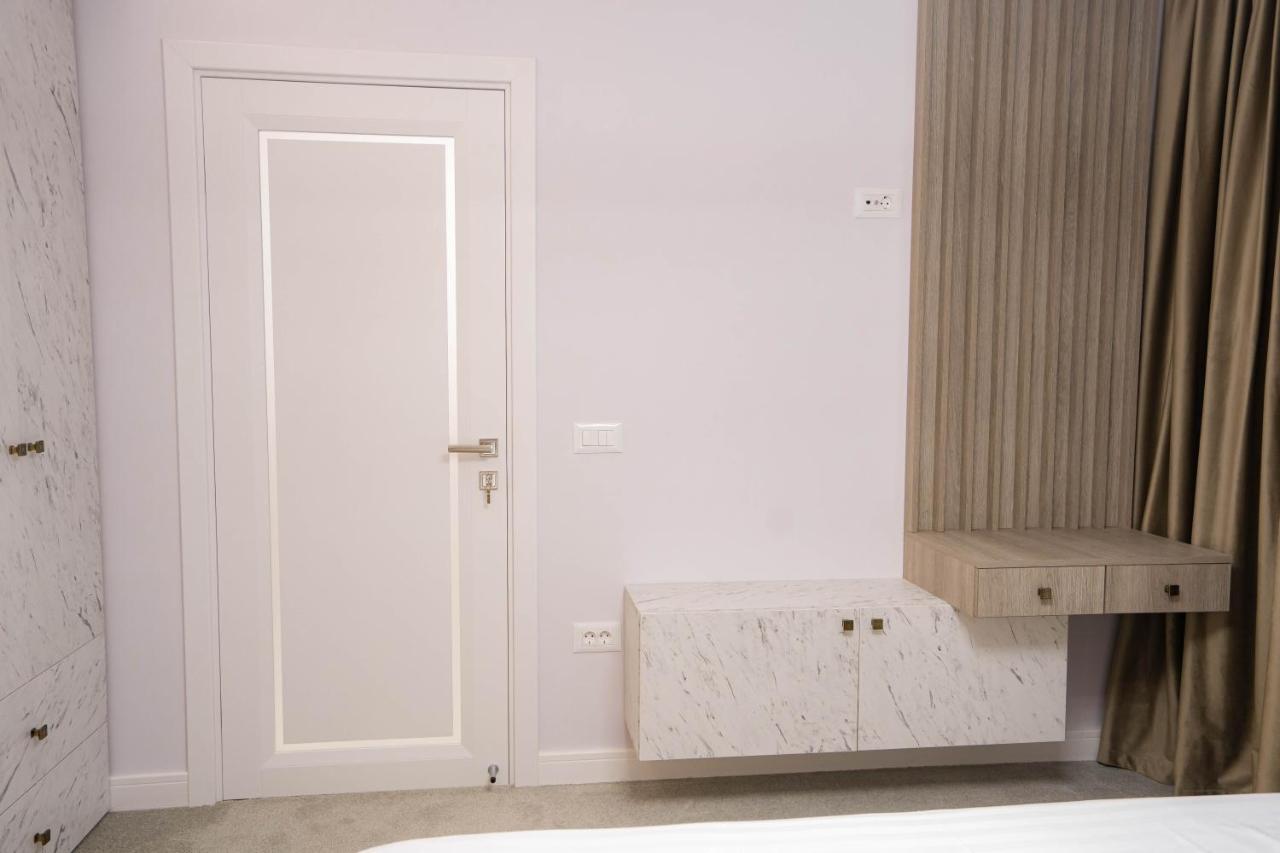 Marwell Residence Suceava Esterno foto