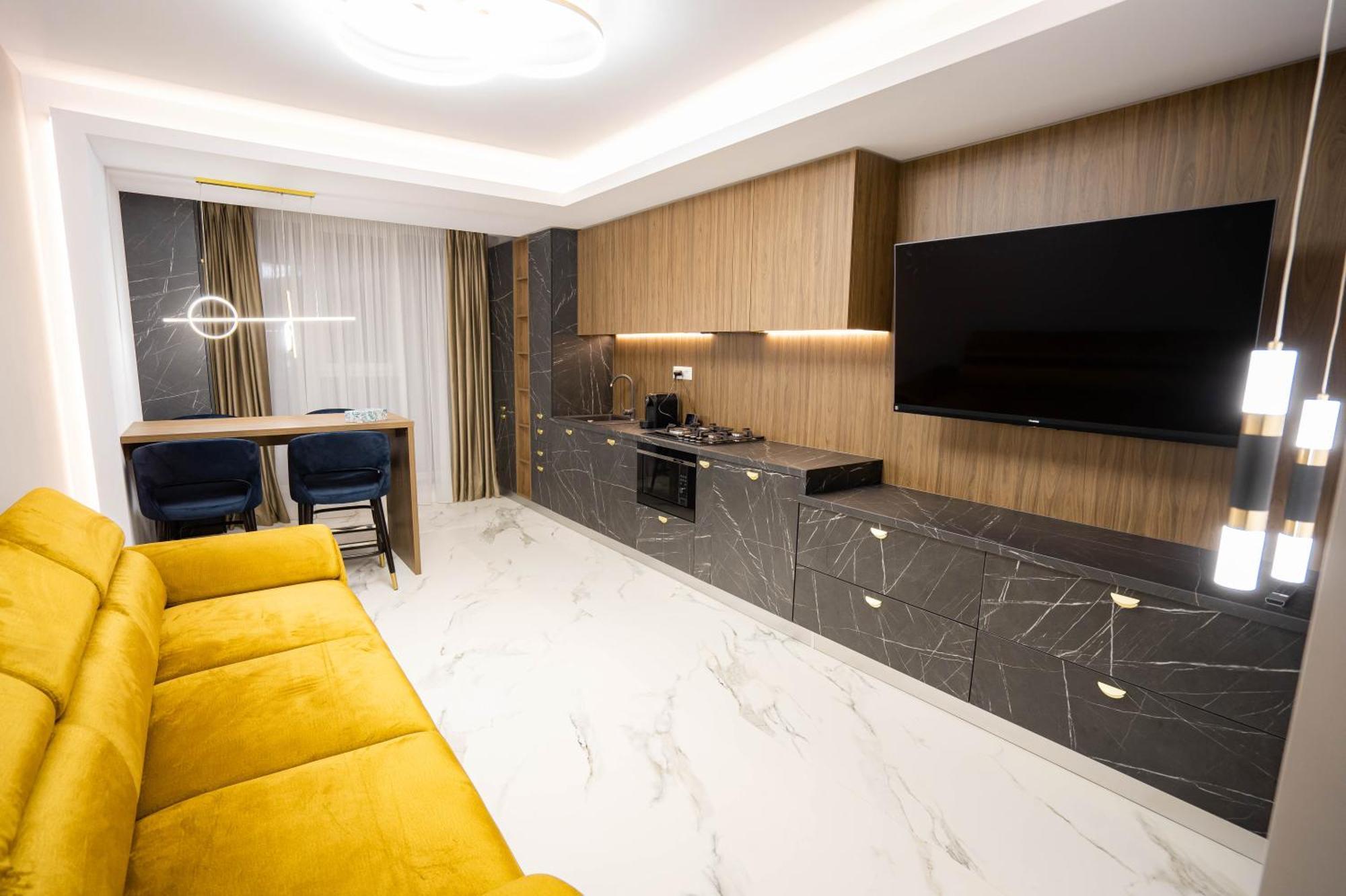 Marwell Residence Suceava Esterno foto