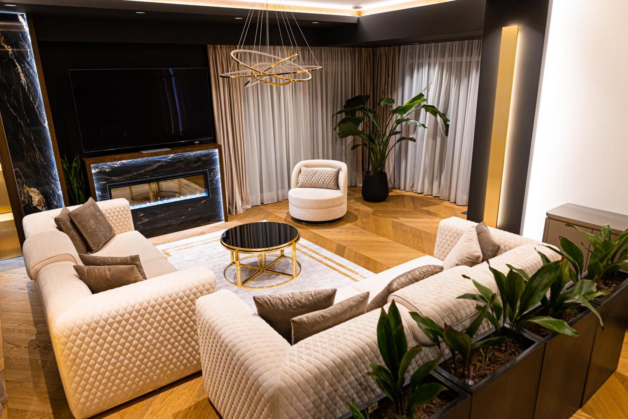 Marwell Residence Suceava Esterno foto